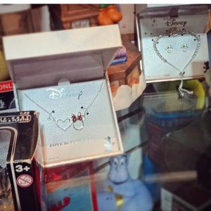 🧨Disneys heart neckless🛍️🎄